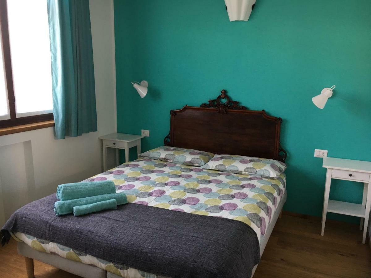 Elleboro Bed & Breakfast Carugo Luaran gambar
