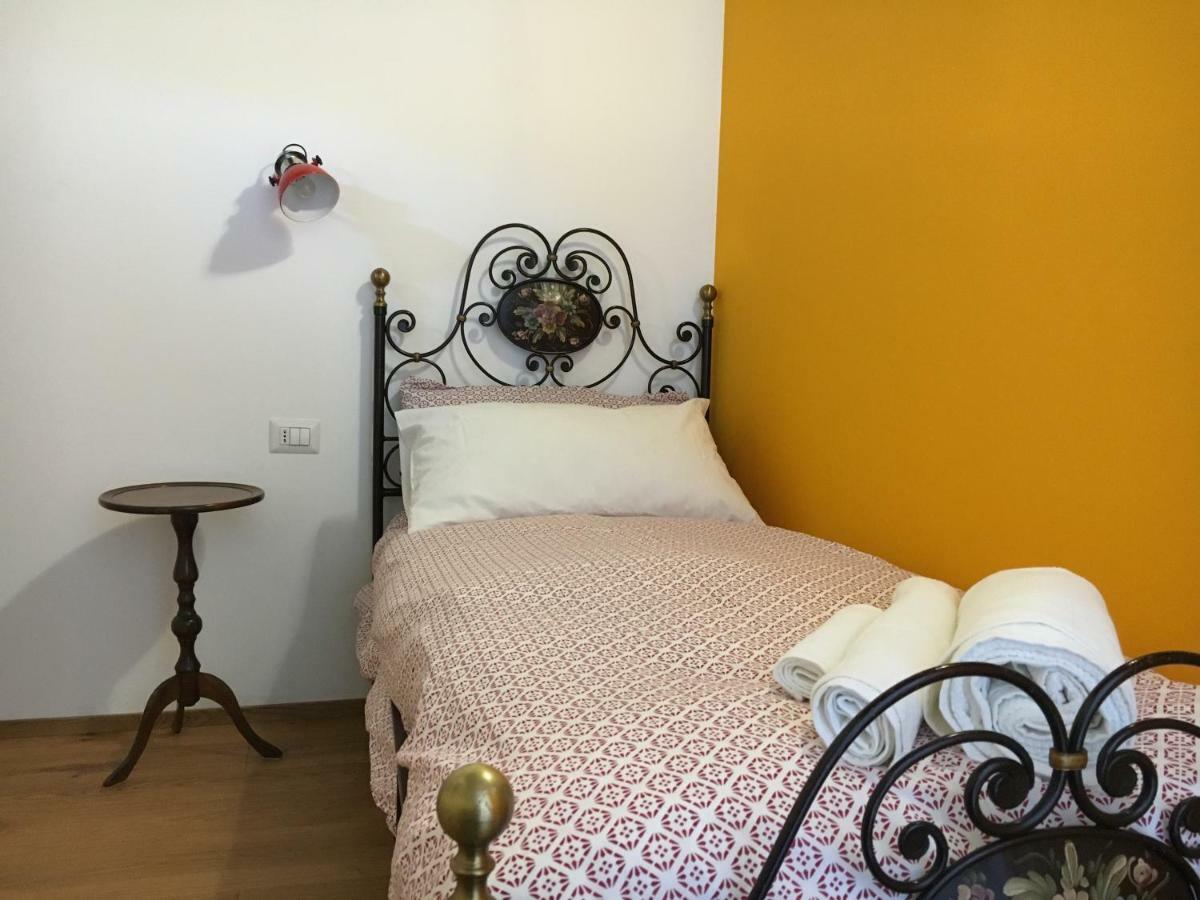 Elleboro Bed & Breakfast Carugo Luaran gambar