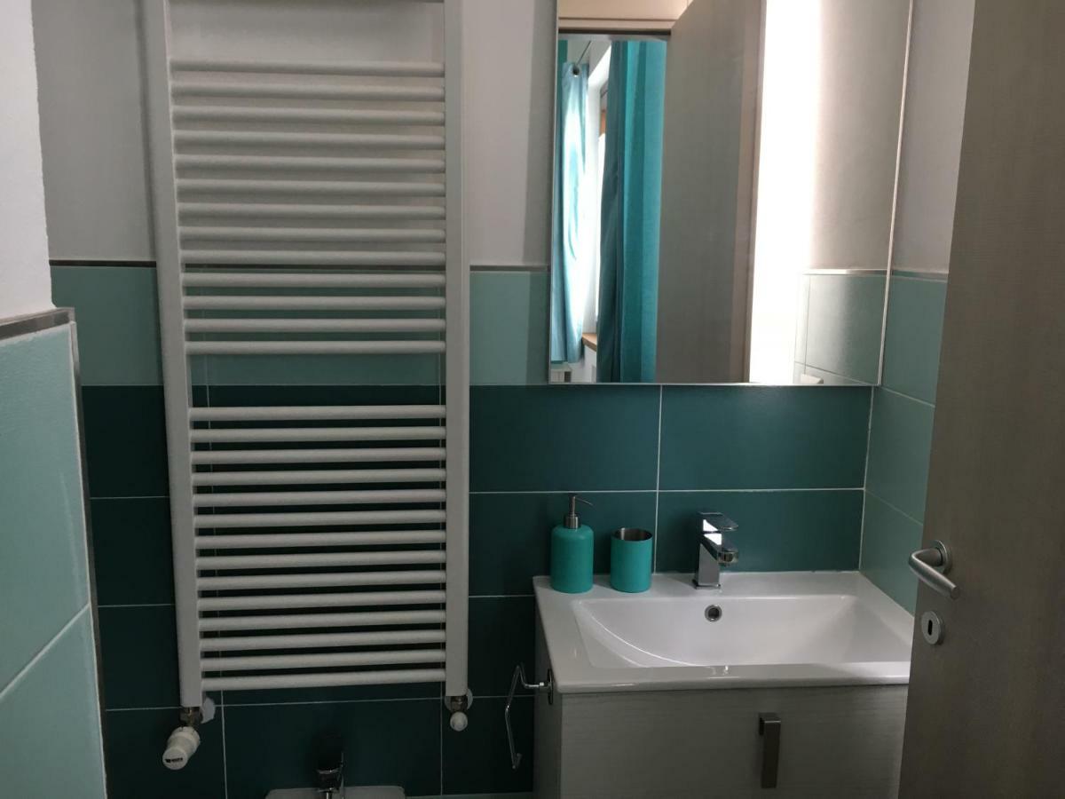 Elleboro Bed & Breakfast Carugo Luaran gambar