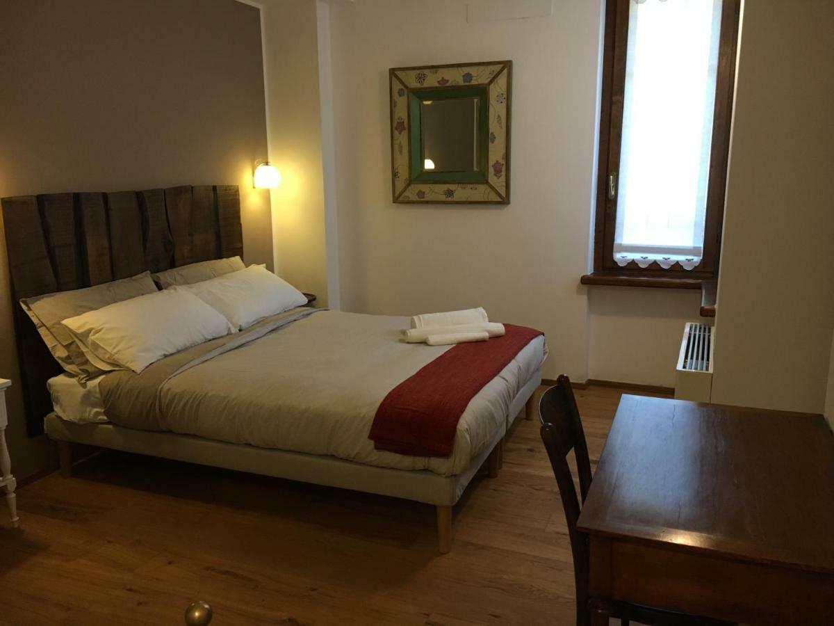 Elleboro Bed & Breakfast Carugo Luaran gambar