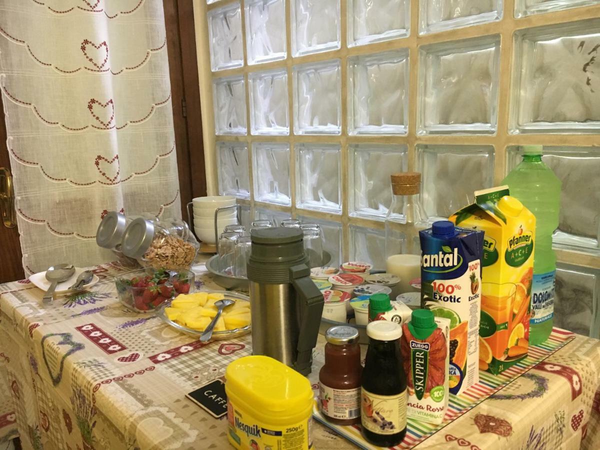 Elleboro Bed & Breakfast Carugo Luaran gambar